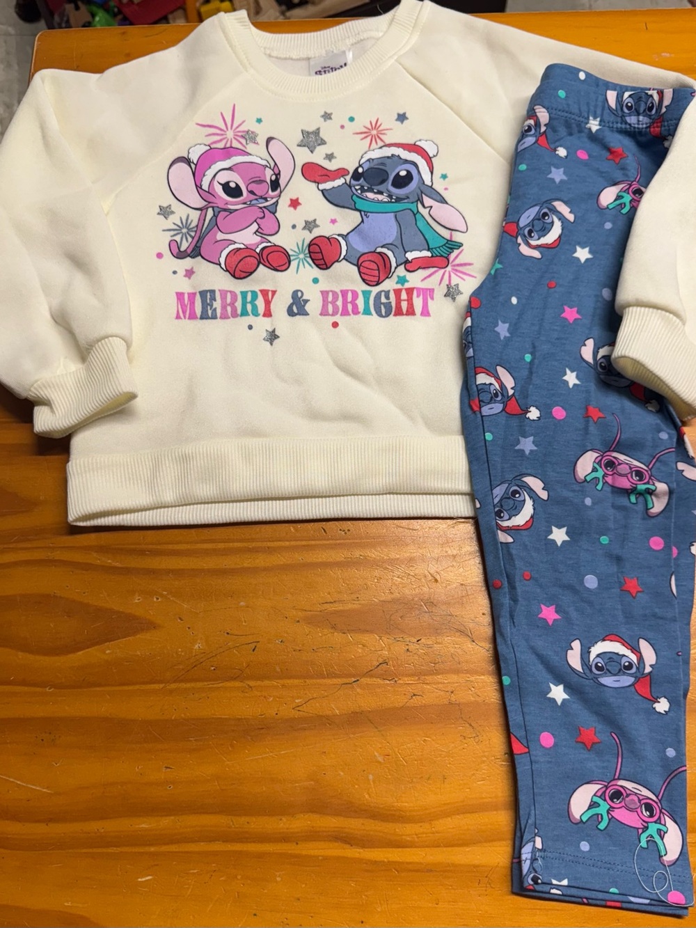 Disney 'Merry & Bright' Cream Sweatshirt with Blue Stitch Print Pants 2t nwt